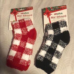Flannel Aloe Infused Fuzzy Holiday Socks